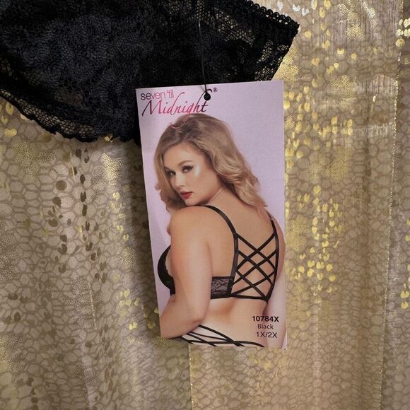 Seven Til Midnight Black Strappy Back Lace Bralette 1X/2X NWT - Picture 3 of 8